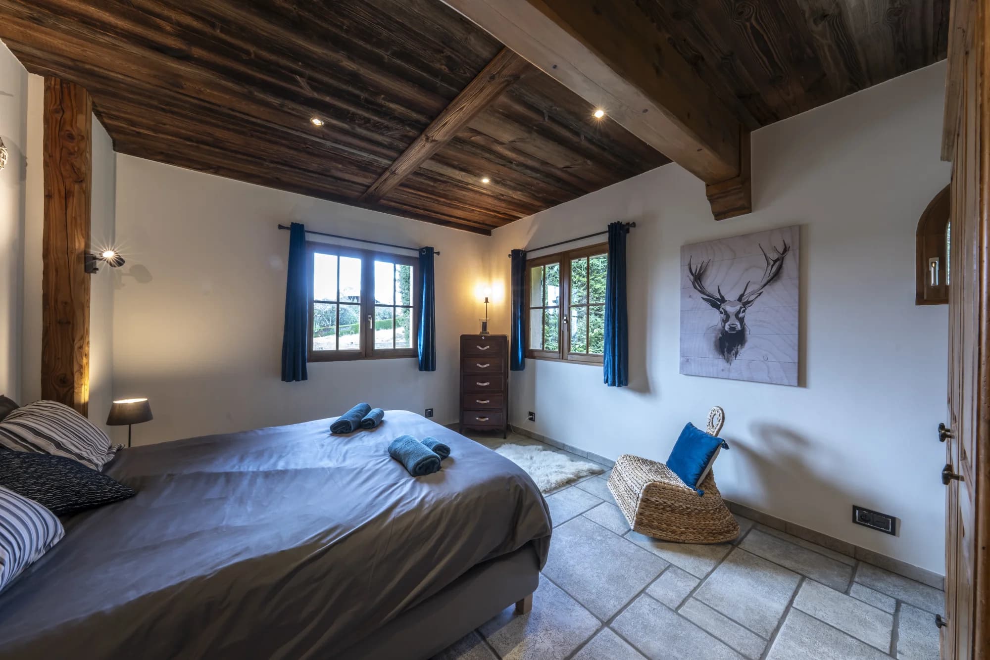 Chambre RDC - lit