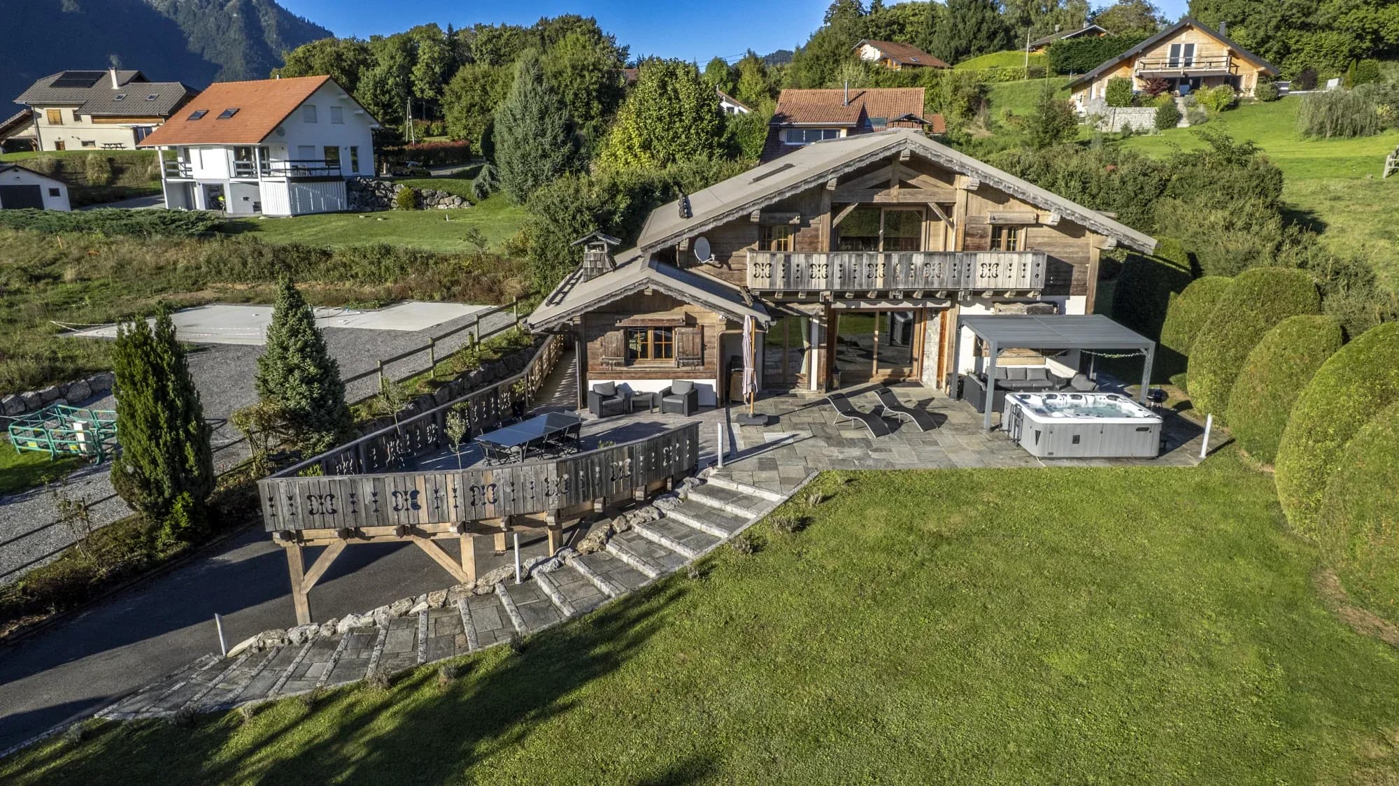 Chalet et jardin